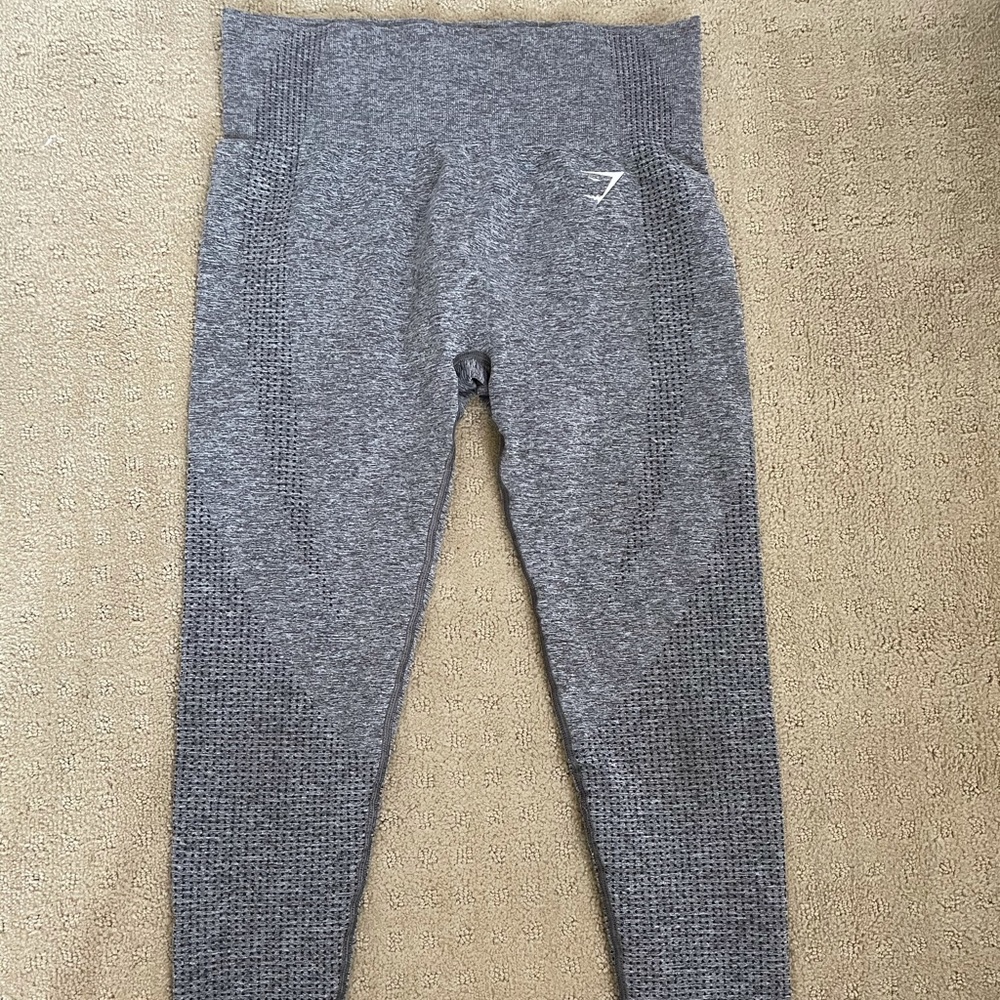 Gym shark leggings